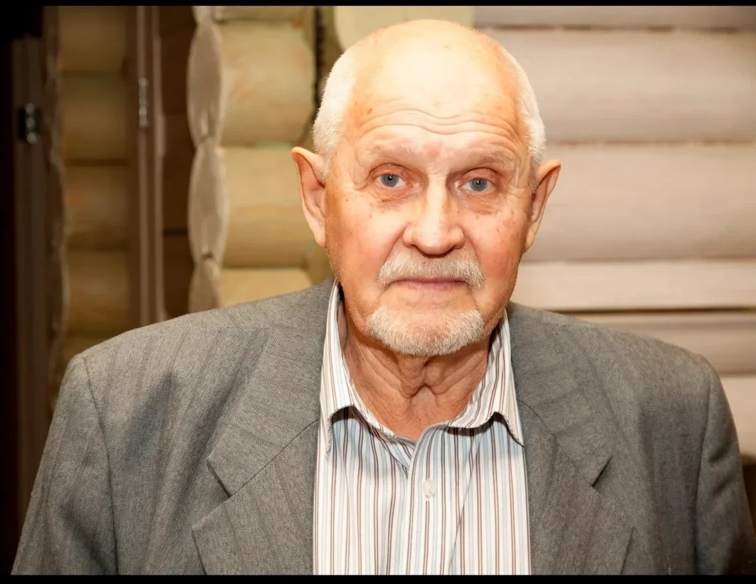 Олег Лашов