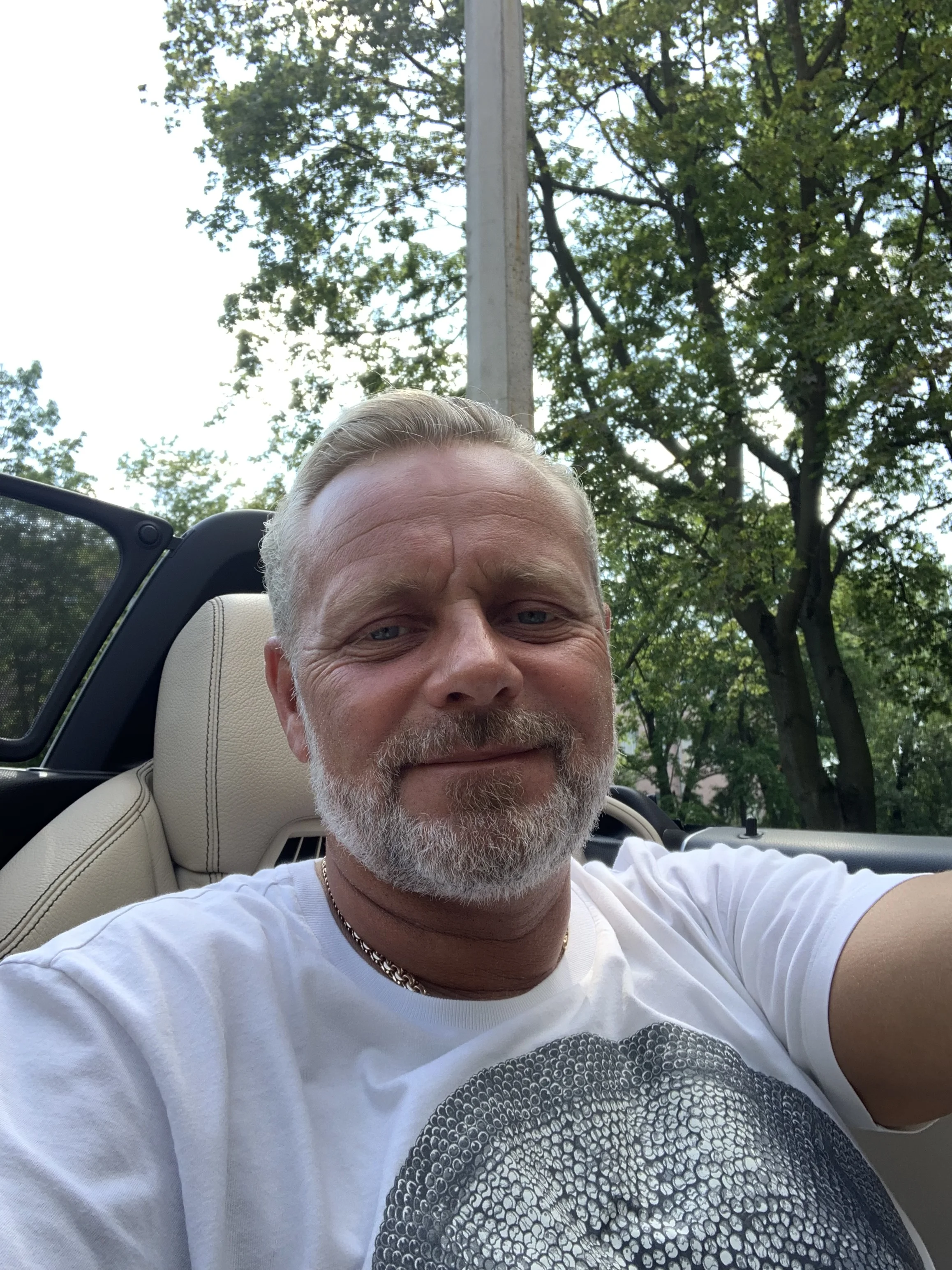 Дмитрий Максимов