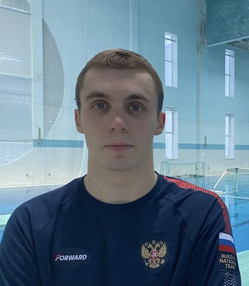 Артем Безденежных